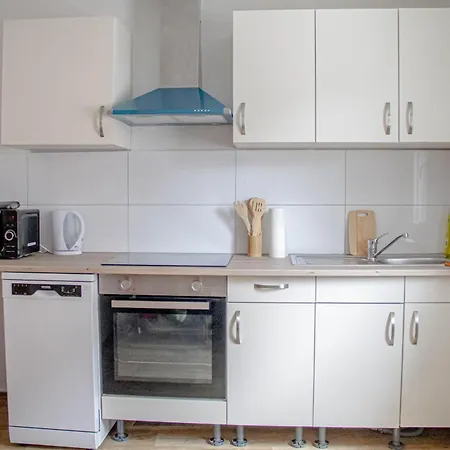 Διαμέρισμα F&f - 3 Zimmer Og Schickes - Zentral Mit Kostenfreien Privatparkplaetzen Und Wlan *