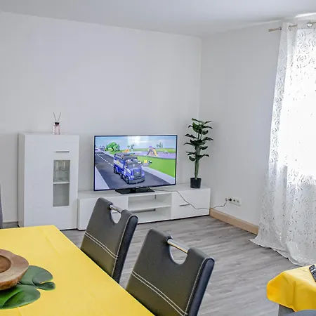 F&f - 3 Zimmer Og Schickes - Zentral Mit Kostenfreien Privatparkplaetzen Und Wlan Διαμέρισμα Ilsfeld