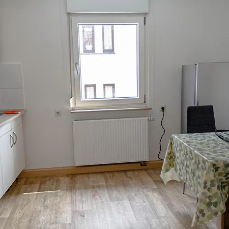 F&f - 3 Zimmer Og Schickes - Zentral Mit Kostenfreien Privatparkplaetzen Und Wlan * Ilsfeld