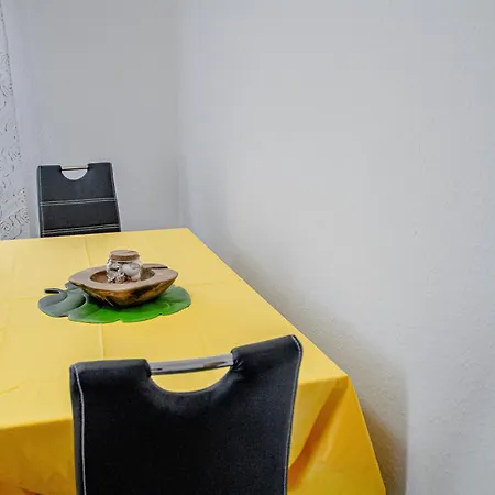 Διαμέρισμα F&f - 3 Zimmer Og Schickes - Zentral Mit Kostenfreien Privatparkplaetzen Und Wlan Ilsfeld