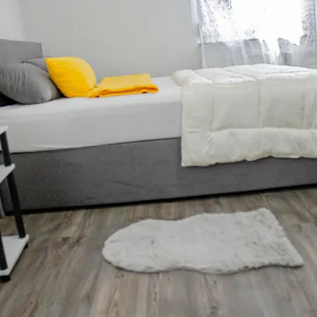 F&f - 3 Zimmer Og Schickes - Zentral Mit Kostenfreien Privatparkplaetzen Und Wlan Ilsfeld